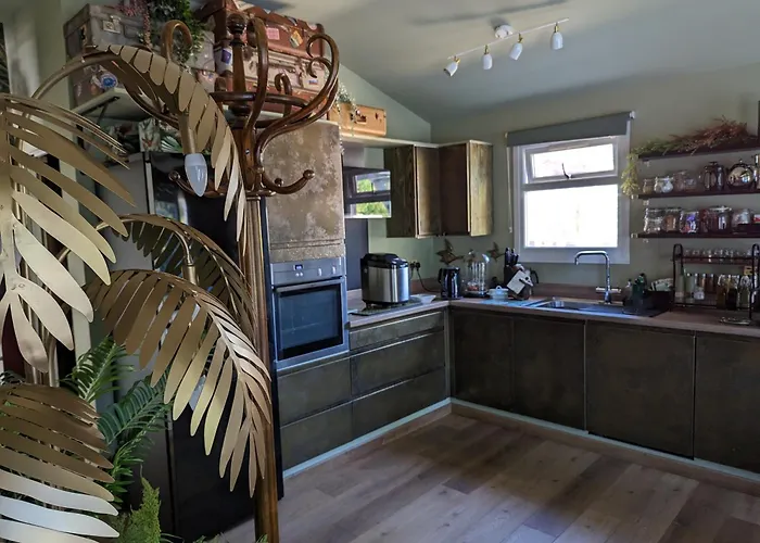 Tulana Taggs - Floating Home On Idyllic Island